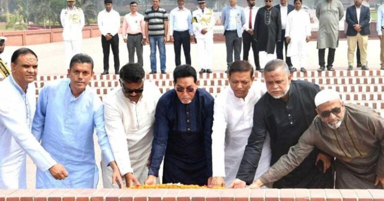 স্মৃতিসৌধে নতুন চিফ হুইপ ও হুইপদের শ্রদ্ধা