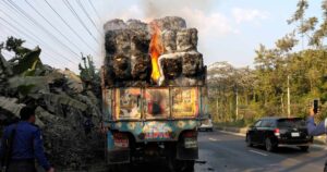 ঈদে ৬ দিন ট্রাক, কাভার্ডভ্যান ও লরি চলাচল বন্ধ