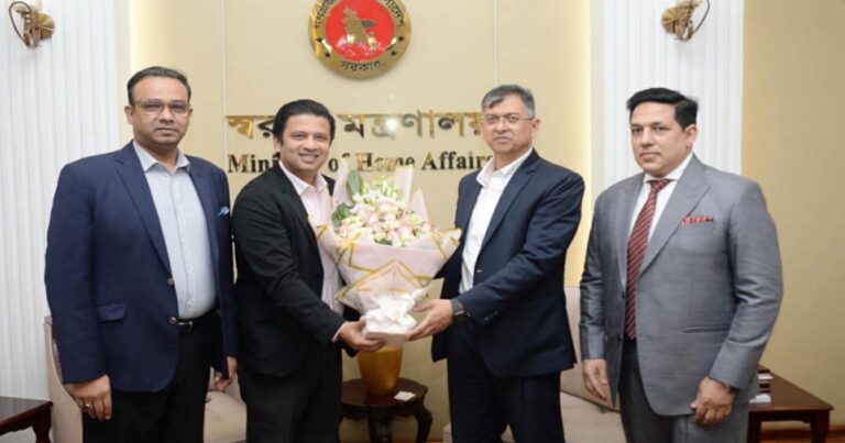 বাজার নিয়ন্ত্রণে ১০-১৫ বছরের সিন্ডিকেট ভেঙে দেব: স্বরাষ্ট্রমন্ত্রী