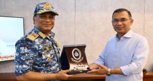প্রধানমন্ত্রীর সঙ্গে কোস্টগার্ড মহাপরিচালকের সাক্ষাৎ