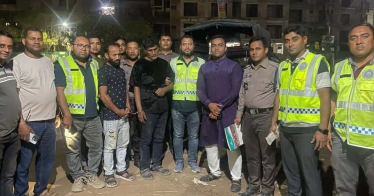 দুদক কর্মকর্তার ছিনতাই হওয়া মোবাইল ফোন উদ্ধার, গ্রেপ্তার ২