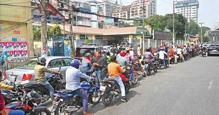 দেশে জ্বালানি তেলের রেশনিং শুরু, কোন গাড়ি কত লিটার পাবে?