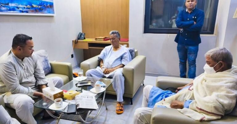 আমীর খসরুকে দেখতে হাসপাতালে মির্জা ফখরুল