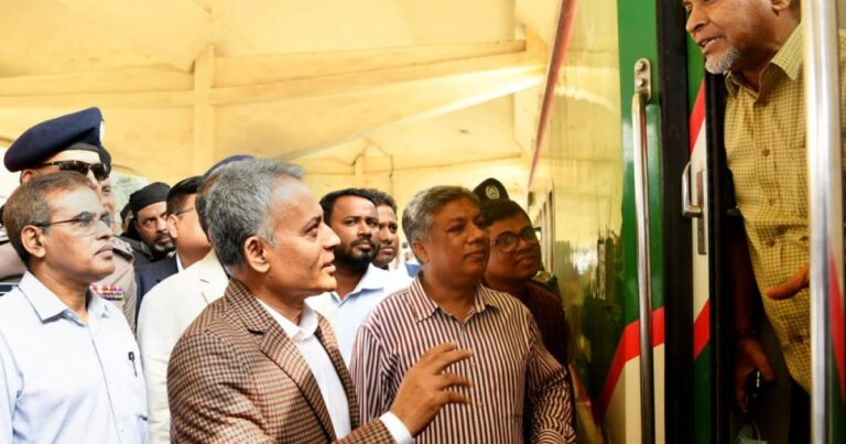 স্বস্তিদায়ক ঈদযাত্রা নিশ্চিত করতে সক্ষমতার সবটুকু ব্যবহার করা হয়েছে : রেলমন্ত্রী