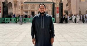 যুদ্ধে সৌদিতে আটকা মুশফিক দেশে ফিরছেন কাল