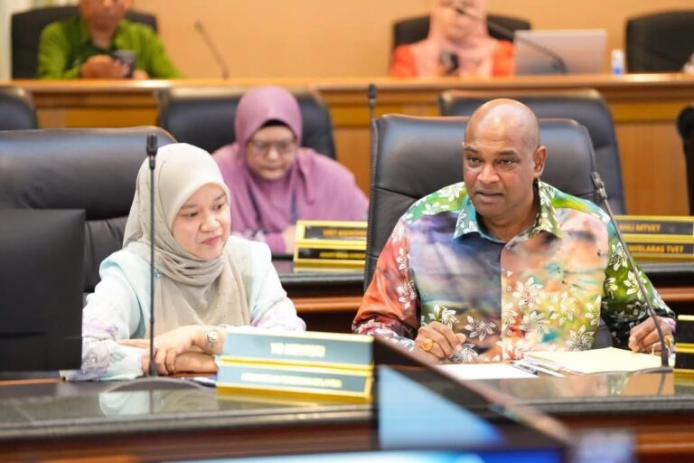 মালয়েশিয়ায় টিভেট শিক্ষায় জোর