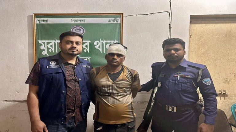 মাদক উদ্ধারে গিয়ে ডাকাত আটক করলো পুলিশ