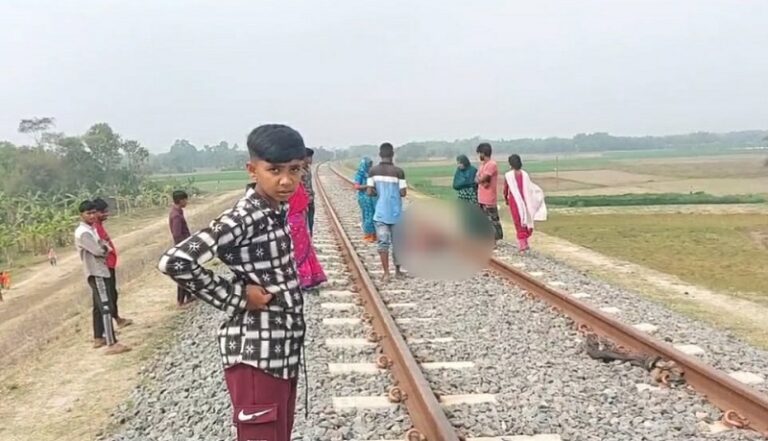 নড়াইলে ট্রেনে কাটা পড়ে বৃদ্ধের মৃত্যু
