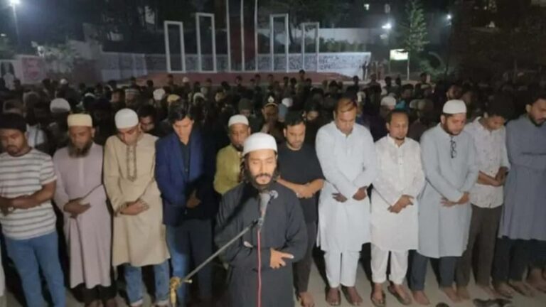 কক্সবাজার ইরানী নেতা আয়াতুল্লাহ খামেনির গায়েবানা জানাজা অনুষ্ঠিত হয়েছে