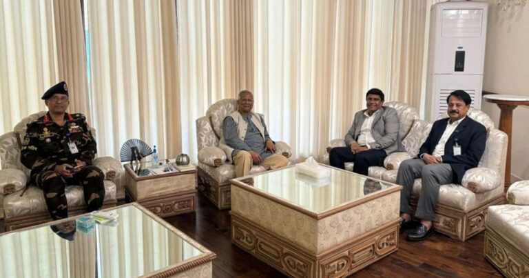 ড. ইউনূসের সঙ্গে প্রধানমন্ত্রীর প্রতিনিধিদলের সাক্ষাৎ