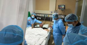 মির্জা আব্বাসকে দেখতে এভারকেয়ারে প্রধানমন্ত্রী