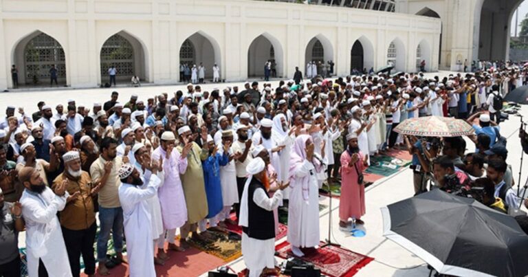 কাল থেকে মাসিক সম্মানী পাচ্ছেন ইমাম-মুয়াজ্জিনরা