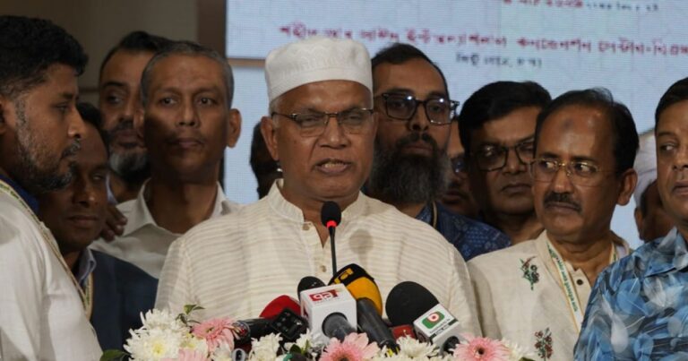 প্রধানমন্ত্রীর নেতৃত্বে বাংলাদেশকে নতুন করে বিনির্মাণ করতে চাই: ডা. জাহিদ