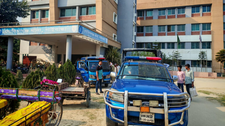 গাইবান্ধায় উপবৃত্তির প্রলোভনে কলেজছাত্রীকে ধর্ষণ, অধ্যক্ষ গ্রেপ্তার