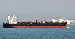 ৬৮ হাজার টন ডিজেল নিয়ে রাতে আসছে আরও দুই জাহাজ