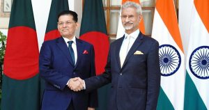 প্রধানমন্ত্রীর প্রথম ভারত সফর নিয়ে আলোচনা