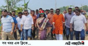 বাগাতিপাড়ায় শিলাবৃষ্টিতে ক্ষতিগ্রস্ত কৃষকদের পাশে প্রতিমন্ত্রী পুতুল