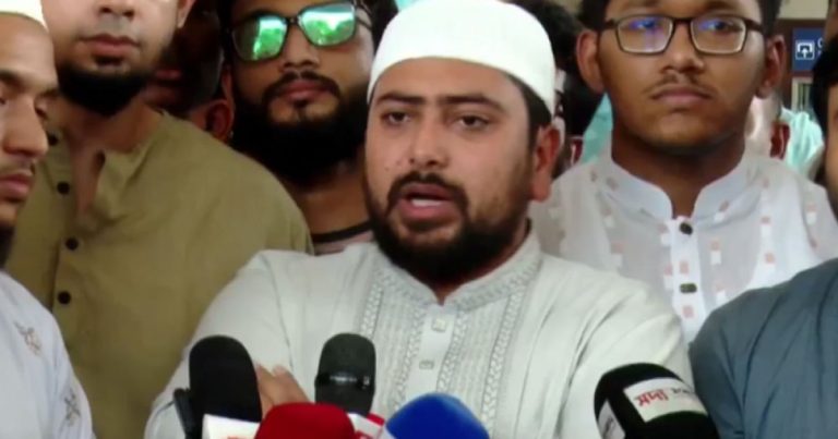অধ্যাদেশ বাতিলের বিরুদ্ধে ড. ইউনূসের রাজপথে নামা উচিত: নাহিদ ইসলাম