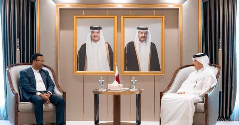 কাতার আমিরের কাছে প্রধানমন্ত্রী তারেক রহমানের সংহতিপত্র হস্তান্তর