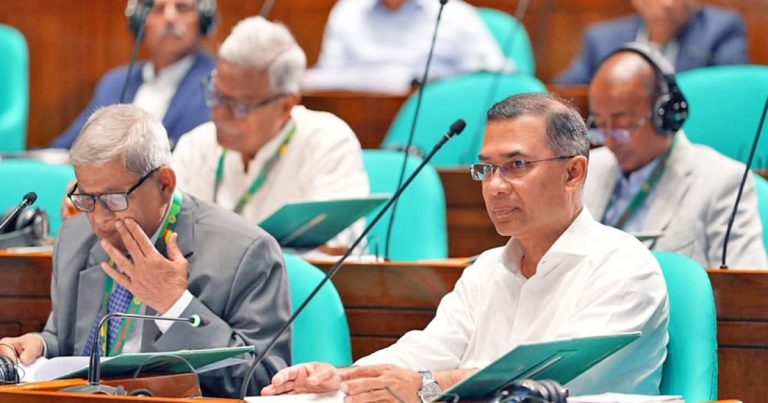 পাঁচ মিনিট আগেই সংসদ অধিবেশনে প্রধানমন্ত্রী