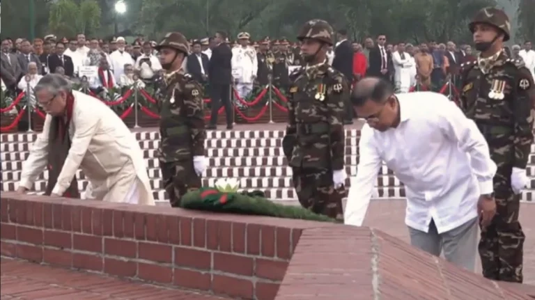 স্বাধীনতা দিবসে জাতীয় স্মৃতিসৌধে রাষ্ট্রপতি ও প্রধানমন্ত্রীর শ্রদ্ধা