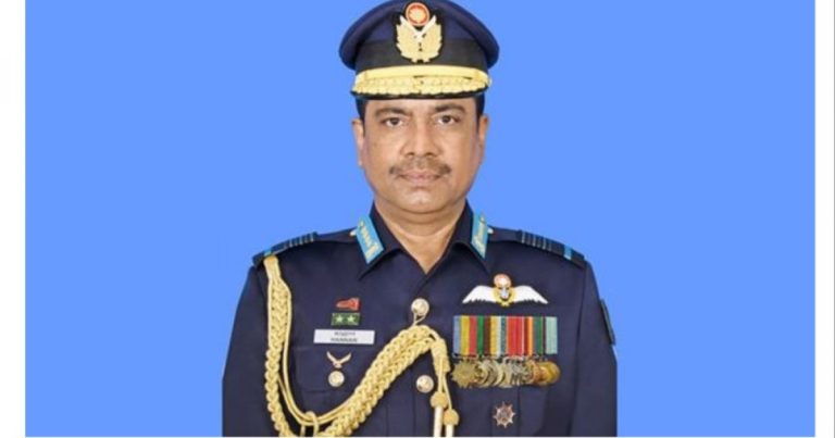 স্ত্রীসহ সাবেক বিমানবাহিনী প্রধানের আয়কর নথি জব্দের আদেশ