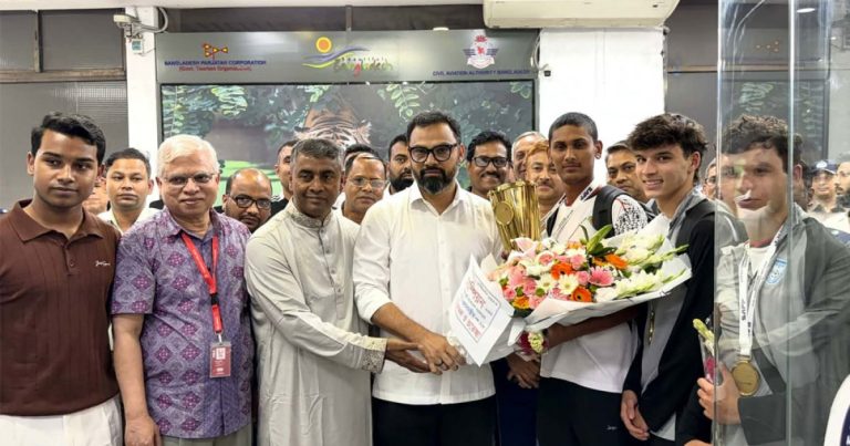 ‘সাফ অনূর্ধ্ব-২০ চ্যাম্পিয়ন বাংলাদেশ’ দলকে প্রতিমন্ত্রীর অভিনন্দন
