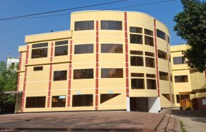 বেরোবির ক্যাফেটেরিয়ার খাবার ও পরিবেশ নিয়ে শিক্ষার্থীদের চরম অসন্তোষ