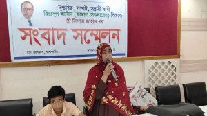 ঝালকাঠিতে বিএনপি নেতার বিরুদ্ধে নির্যাতনের অভিযোগ, জীবন বাঁচাতে পালিয়ে বেড়াচ্ছেন স্ত্রী