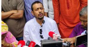 হঠাৎ চোখে অন্ধকার দেখি: নাসীরুদ্দীন পাটওয়ারী