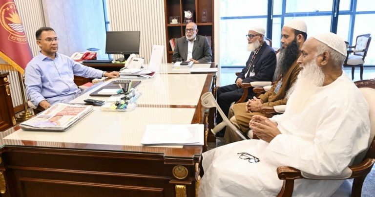 প্রধানমন্ত্রী তারেক রহমানের সঙ্গে ওয়াকফ প্রশাসকের সাক্ষাৎ