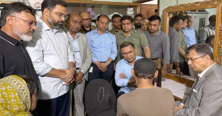 রামিসার বাবা-মাকে সান্ত্বনা দিলেন প্রধানমন্ত্রী