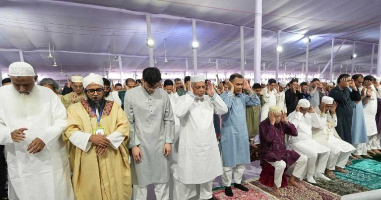 প্রধানমন্ত্রীর ঈদের নামাজ ঈদগাহে, অন্য নেতারা কে কোথায়?