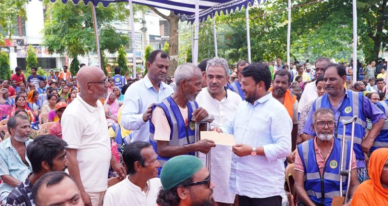 প্রধানমন্ত্রীর ঈদ উপহার পেলেন রাসিকের ১২৩৭জন