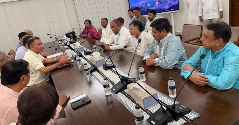 পরিচ্ছন্নকর্মীদের ঈদ বোনাস দিলেন প্রধানমন্ত্রী