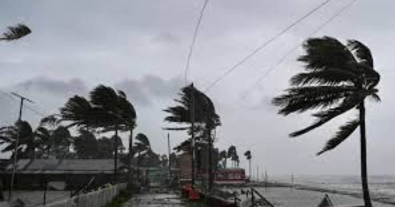৮ জেলায় ঝড়ের পূর্বাভাস, নদীবন্দরে সতর্কসংকেত