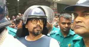 প্রিজনভ্যান দুর্ঘটনায় পলকের ঘাড় ও কোমরের হাড় সরে গেছে