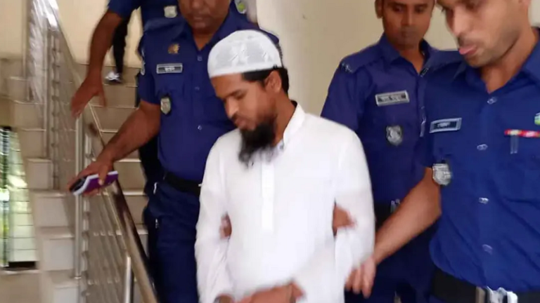 অভিযুক্ত সেই শিক্ষকের ডিএনএ পরীক্ষার নির্দেশ আদালতের