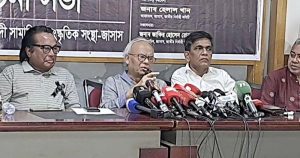 দেশে গণতন্ত্র ফিরে আসলেও অপপ্রচার থামেনি: রিজভী