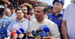 নিরাপদে কর্মস্থলে ফেরা নিশ্চিত করতে মাঠে কাজ করছে সরকার