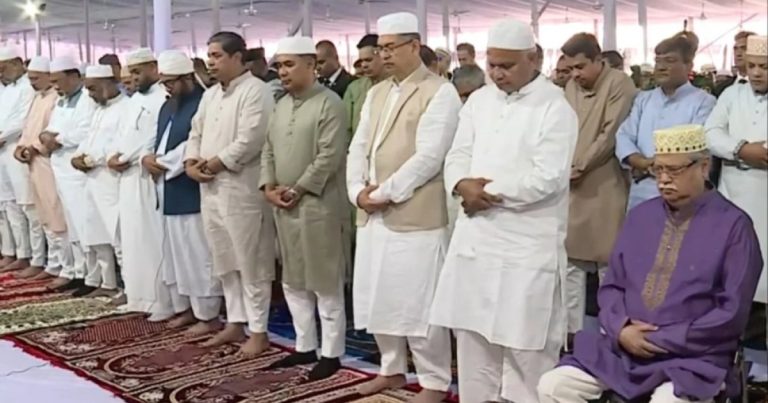 ঈদের প্রধান জামাতে অংশ নিলেন রাষ্ট্রপতি-প্রধানমন্ত্রী