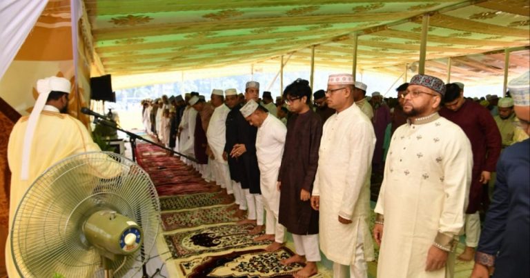 রাজারবাগে ঈদের নামাজ আদায় করলেন আইজিপি