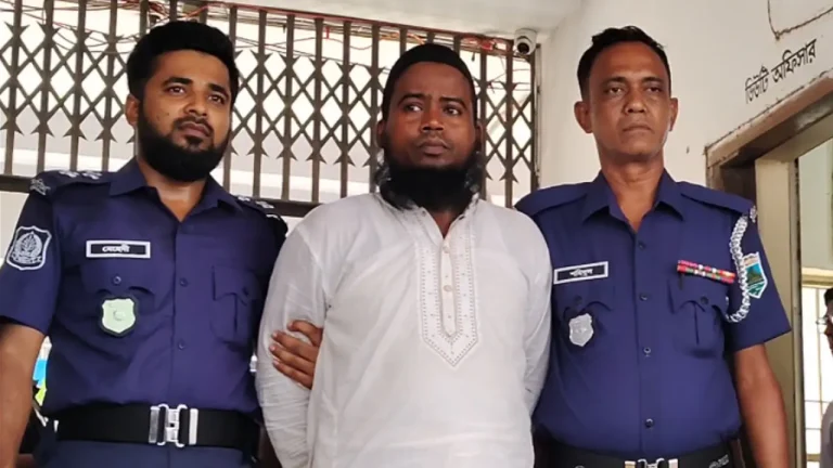 ‘জিনের বাদশা’ সেজে কল দিতেন টেলিগ্রামে, হাতিয়ে নেন ২১ লাখ টাকা