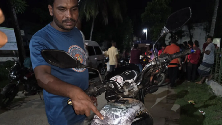 বিএনপির মিছিলে ছাত্রলীগের হামলা, আহত ১০
