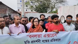 শিশু ধর্ষণ ঠেকাতে না পারা রাষ্ট্র কেন সিনেমা বন্ধে মদদ দেয়? রুমিন ফারহানার প্রশ্ন