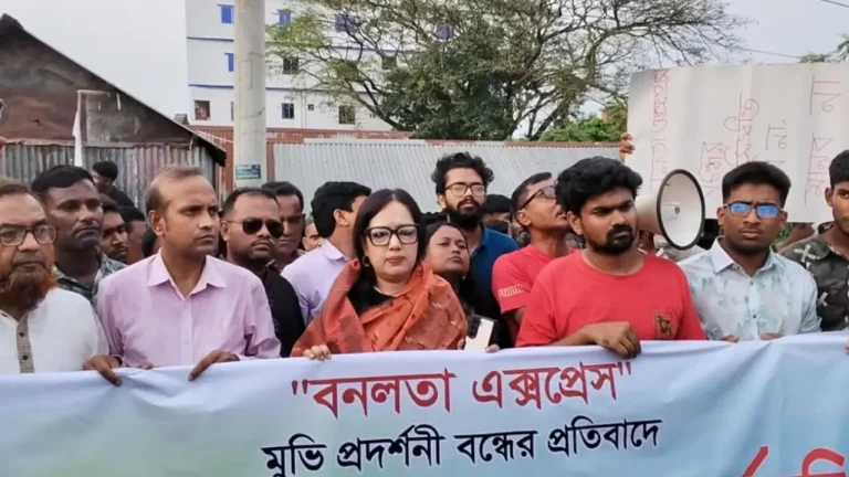 শিশু ধর্ষণ ঠেকাতে না পারা রাষ্ট্র কেন সিনেমা বন্ধে মদদ দেয়? রুমিন ফারহানার প্রশ্ন