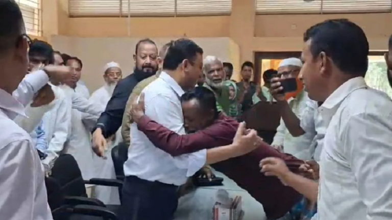 ‘আমার ভাই হত্যার বিচার চাই’, উপদেষ্টার কাছে হাউমাউ করে ছোট ভাইয়ের কান্না
