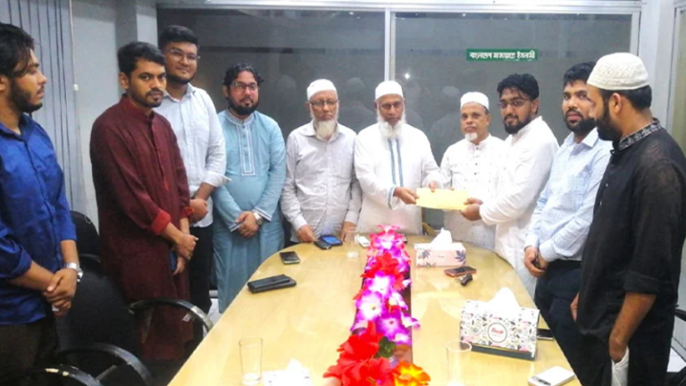 চট্টগ্রামে জুলাই শহীদ, আহত ও পঙ্গুদের পরিবারের সহায়তায় জামায়াতের অর্থ অনুদান